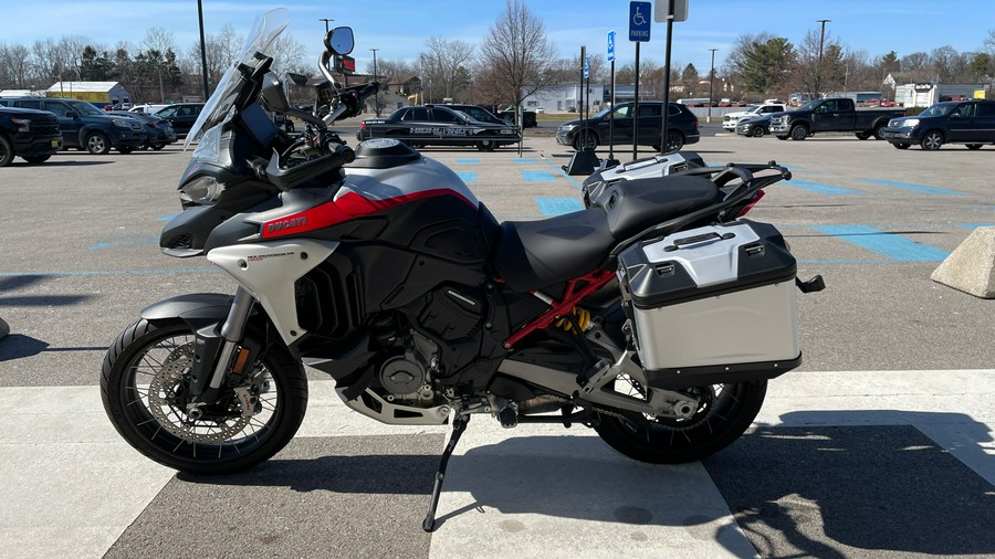 2023 Ducati Multistrada V4 Rally Travel & Radar