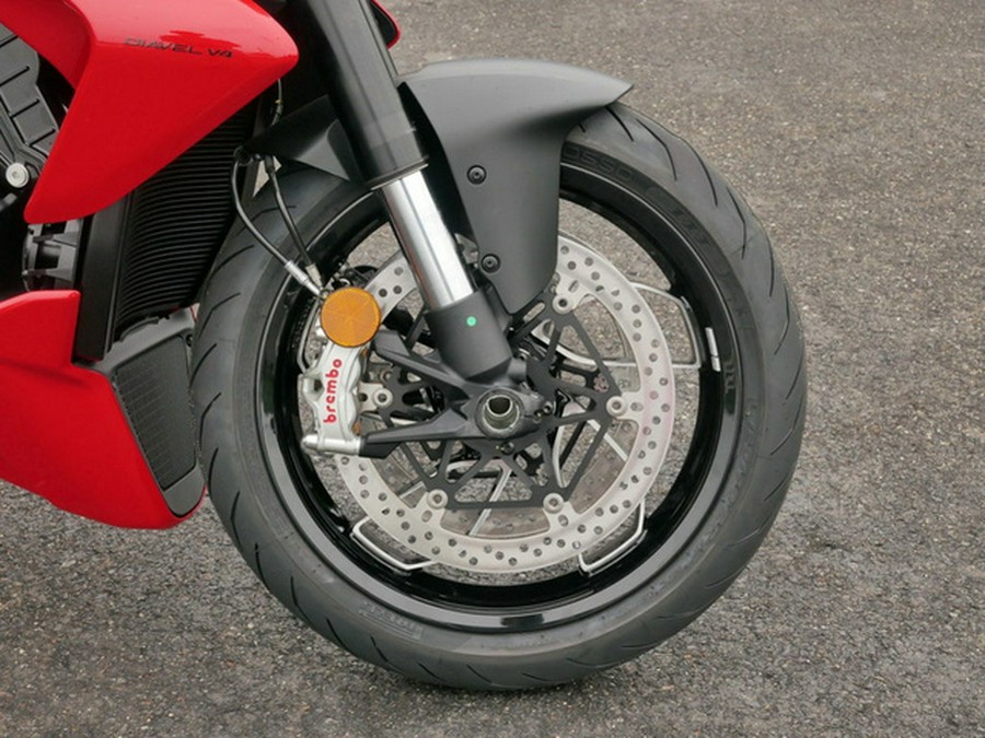 2026 Ducati Diavel V4 Red