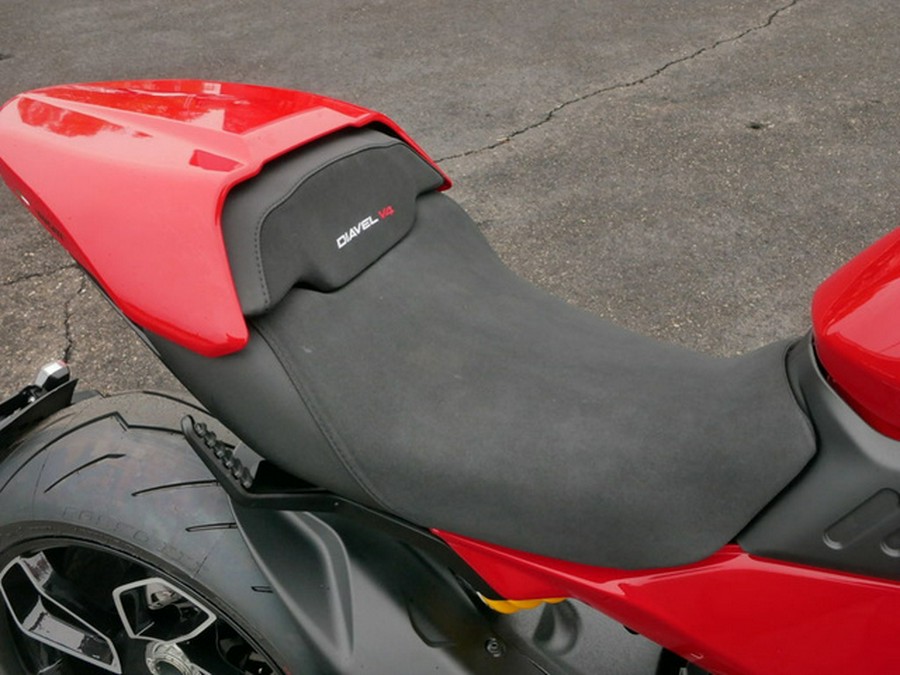 2026 Ducati Diavel V4 Red