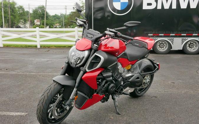 2026 Ducati Diavel V4 Red