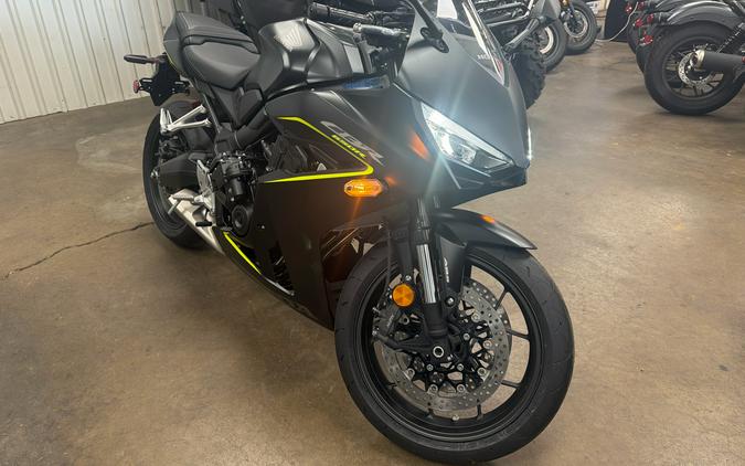 2026 Honda CBR650R E-Clutch