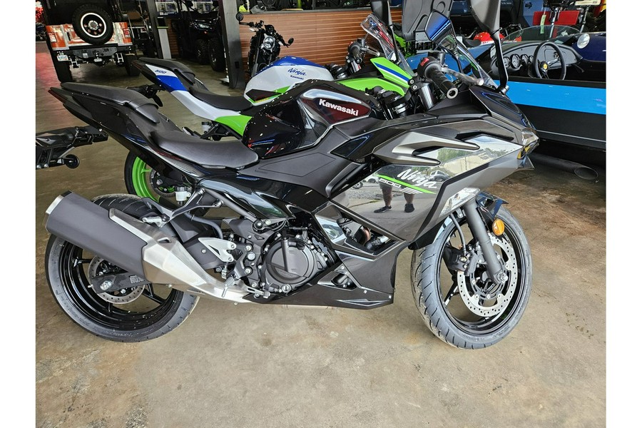 2024 Kawasaki Ninja® 500 Base