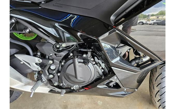 2024 Kawasaki Ninja® 500 Base