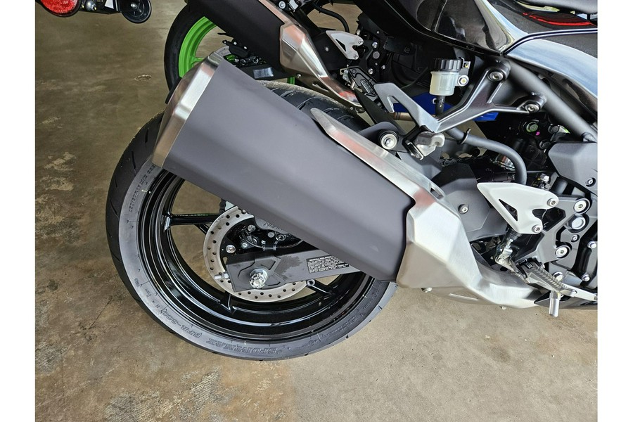 2024 Kawasaki Ninja® 500 Base