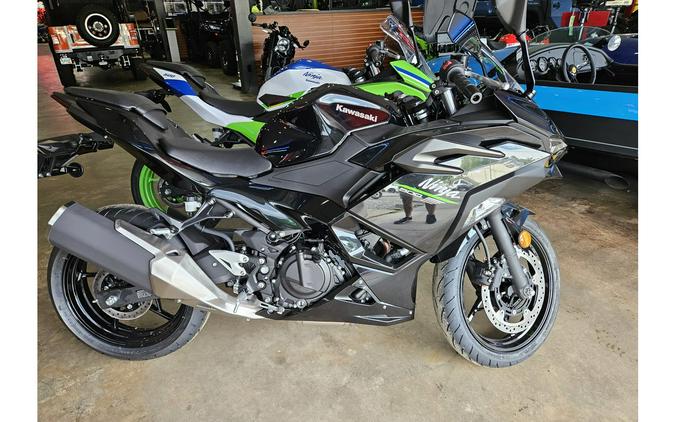 2024 Kawasaki Ninja® 500 Base