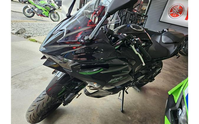 2024 Kawasaki Ninja® 500 Base