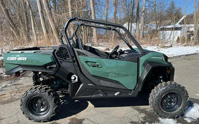 2023 Can-Am Commander DPS 700