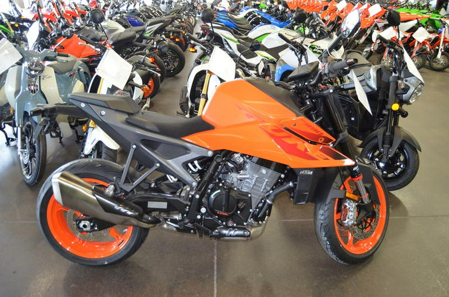 2024 KTM 990 Duke