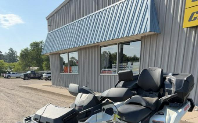 2016 Can-Am Outlander MAX XT 570