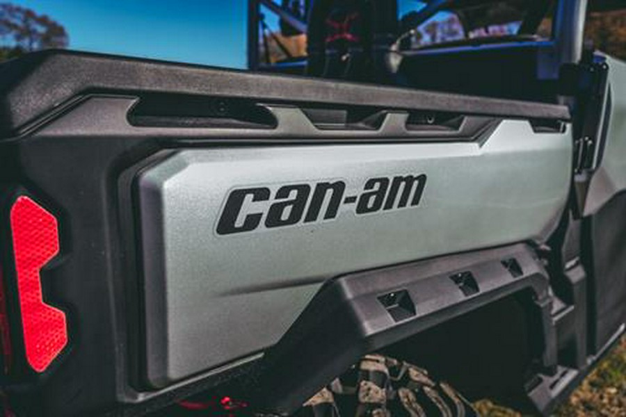 2024 Can-Am Defender MAX X MR With Half Doors HD10
