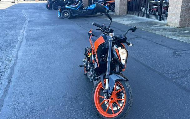 2022 KTM 200 Duke