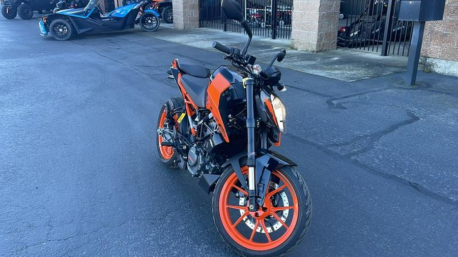 2022 KTM 200 Duke