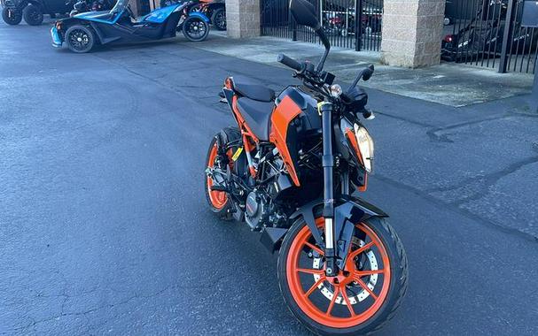 2022 KTM 200 Duke