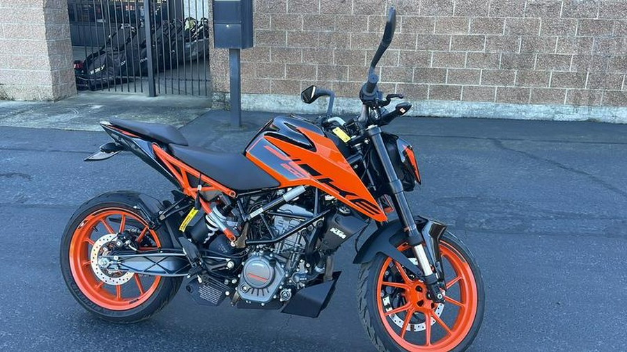 2022 KTM 200 Duke