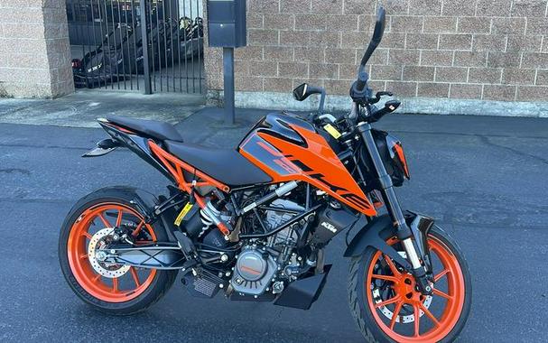 2022 KTM 200 Duke