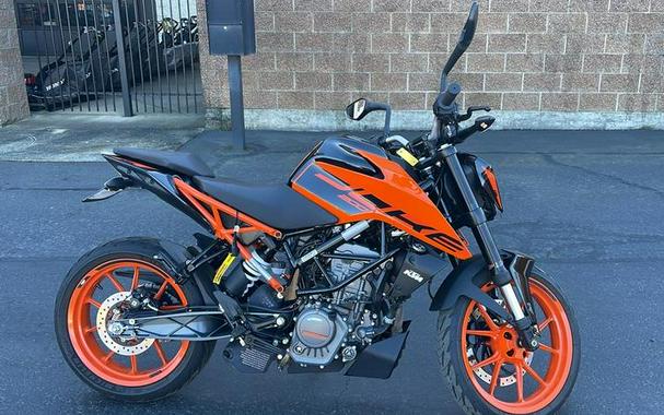 2022 KTM 200 Duke