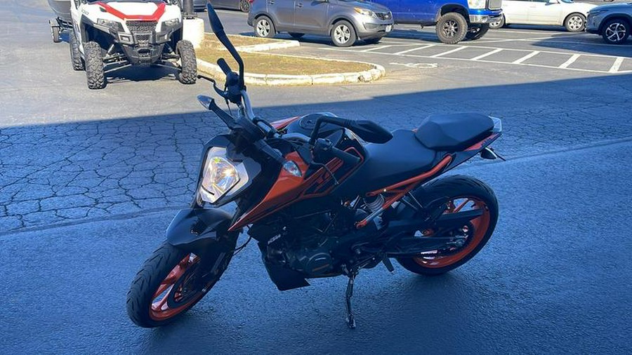 2022 KTM 200 Duke