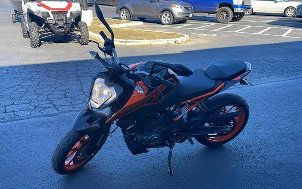 2022 KTM 200 Duke