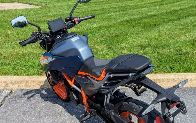 2025 KTM 390 Duke