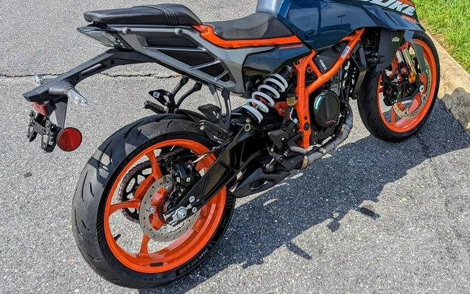 2025 KTM 390 Duke