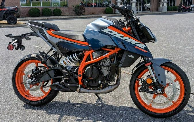 2025 KTM 390 Duke