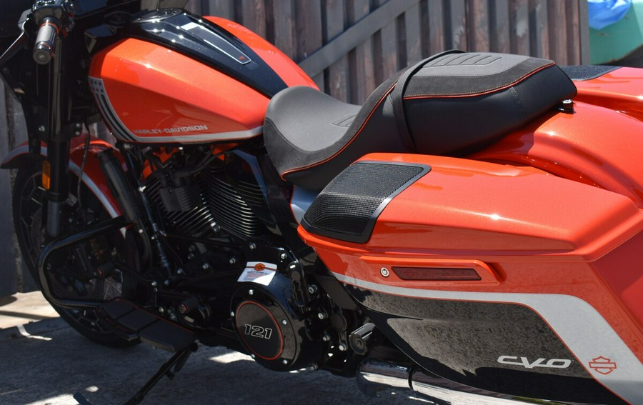 2024 Harley-Davidson® CVO™ Street Glide FLHXSE