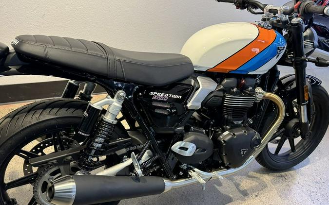 2026 Triumph Speed Twin 900 Pure White/Maui Blue/Tangerine Orange