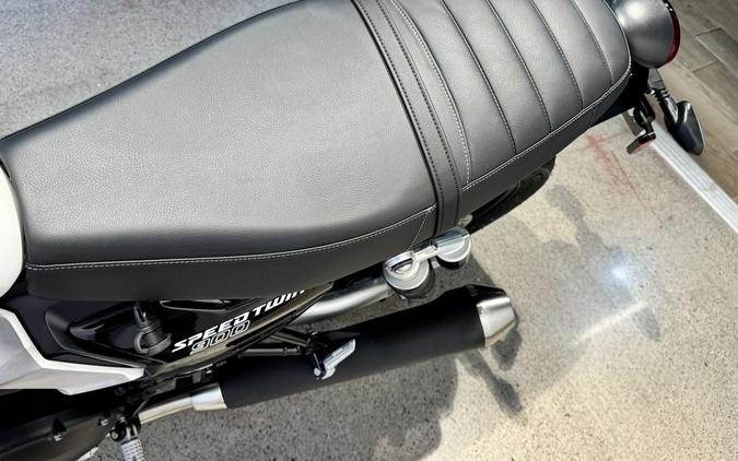 2026 Triumph Speed Twin 900 Pure White/Maui Blue/Tangerine Orange