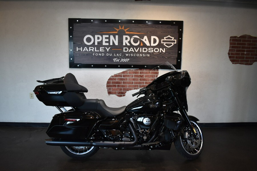 2026 Harley-Davidson® Street Glide Limited Vivid Black Black Trim