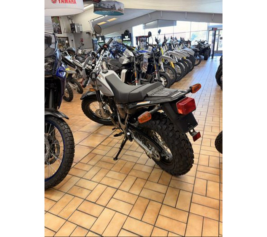2027 Yamaha TW 200