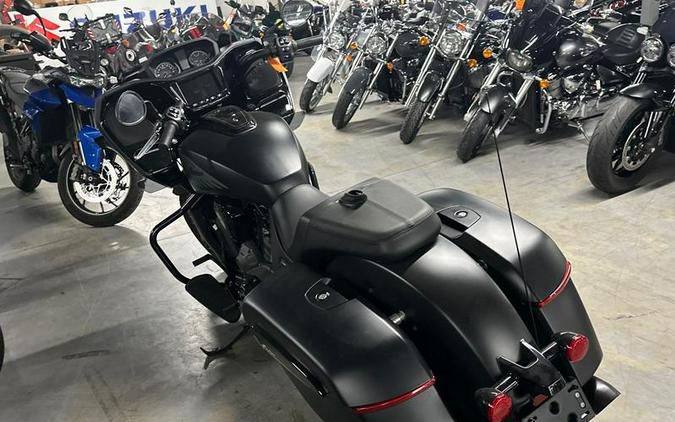 2023 Indian Motorcycle® Challenger® Titanium Smoke