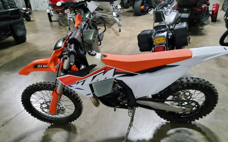 2023 KTM XC 300