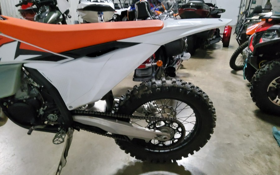 2023 KTM XC 300