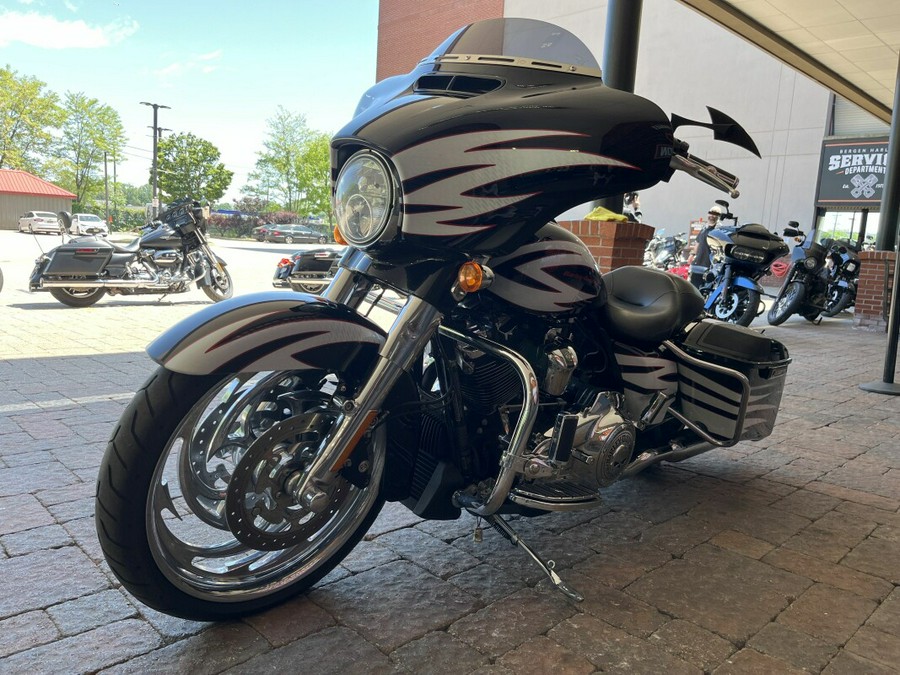 2017 FLHXS Street Glide Special