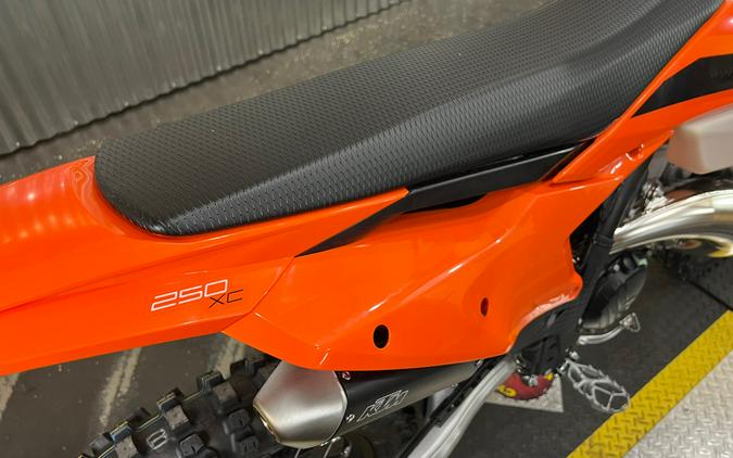 2025 KTM 250 XC