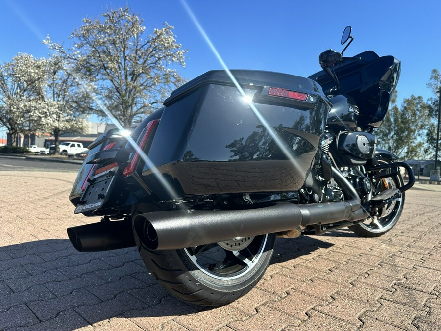 FLTRX 2025 Road Glide™