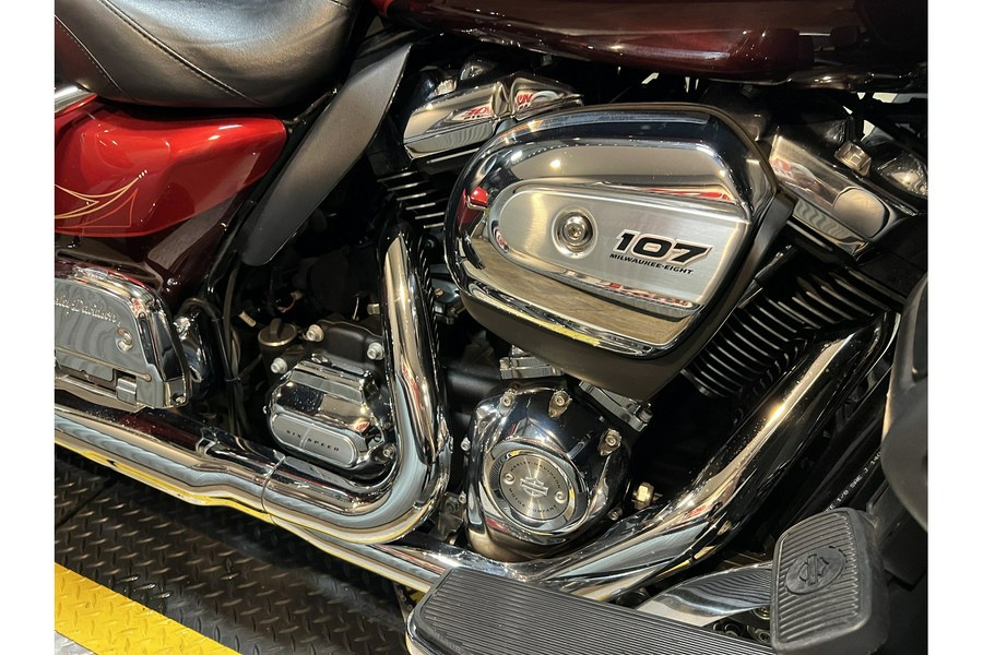 2018 Harley-Davidson® FLHTK