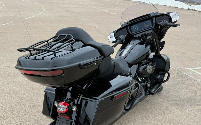 2026 Harley-Davidson® Street Glide® Vivid Black Black Trim