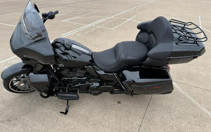 2026 Harley-Davidson® Street Glide® Vivid Black Black Trim