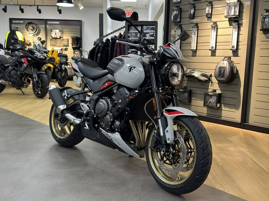 2026 Triumph Trident 800 Ash grey