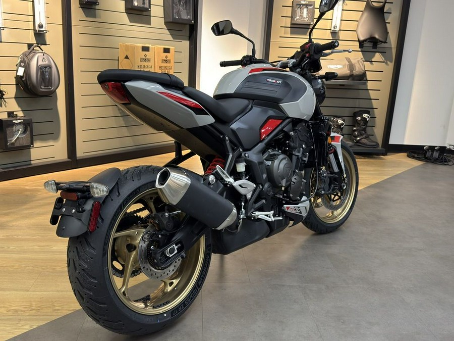 2026 Triumph Trident 800 Ash grey