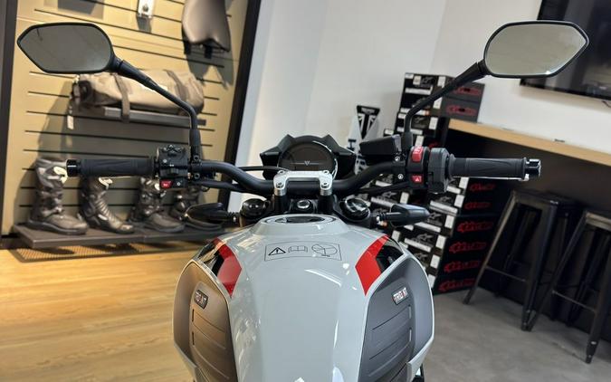 2026 Triumph Trident 800 Ash grey