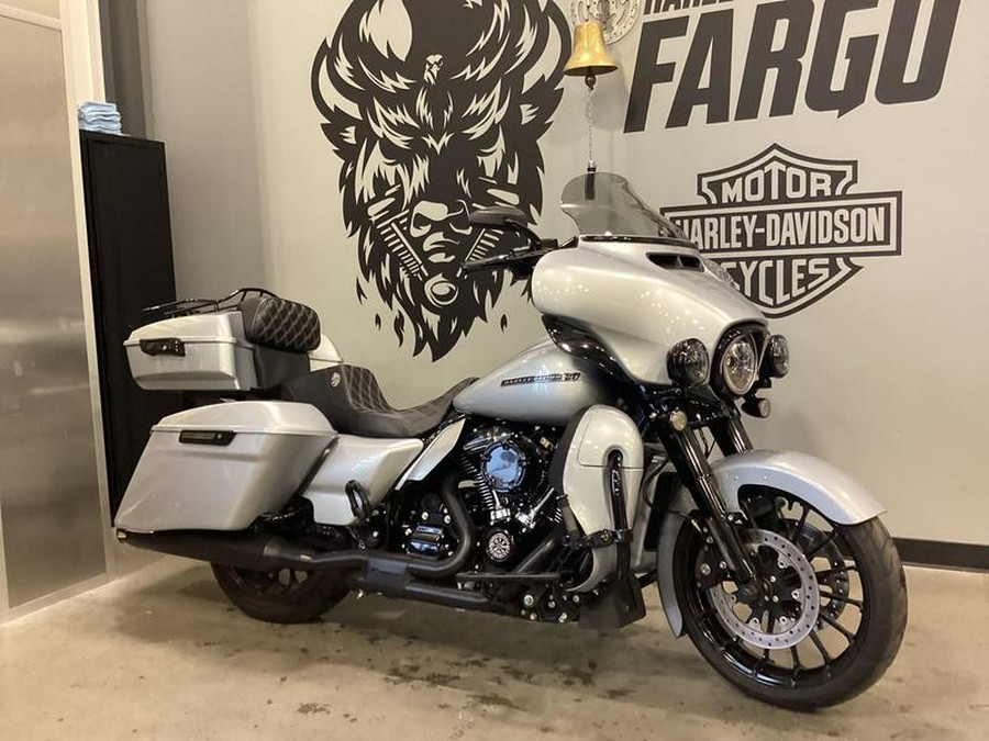 2019 Harley-Davidson® FLHXS - Street Glide® Special