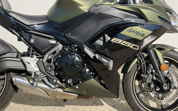 2024 Kawasaki Ninja 650 ABS Metallic Covert Green/Metallic Spark Black