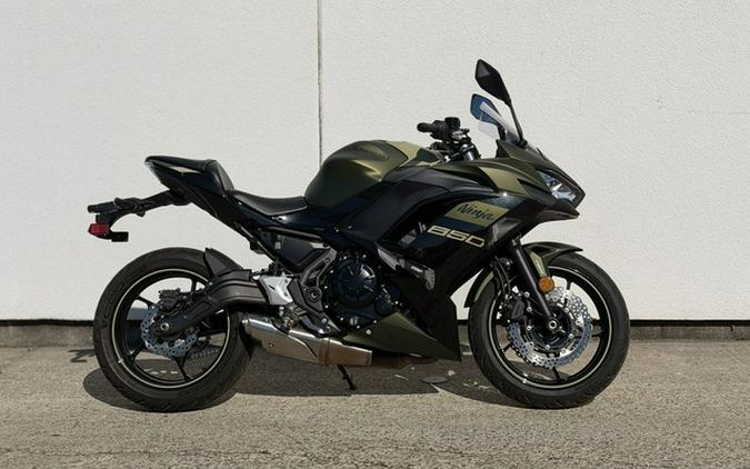 2024 Kawasaki Ninja 650 ABS Metallic Covert Green/Metallic Spark Black