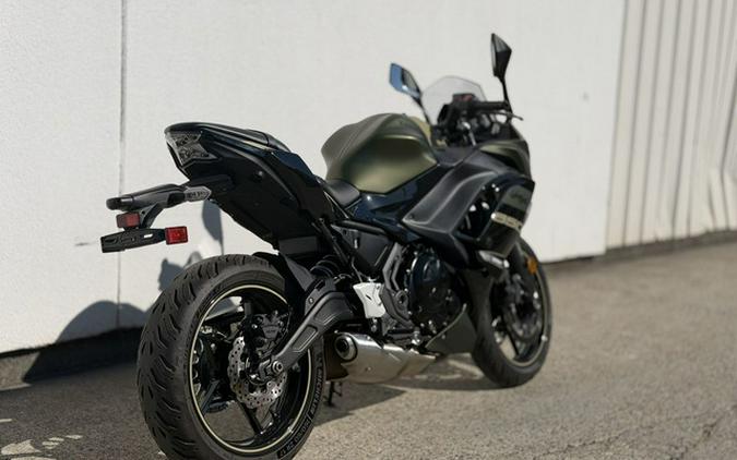 2024 Kawasaki Ninja 650 ABS Metallic Covert Green/Metallic Spark Black