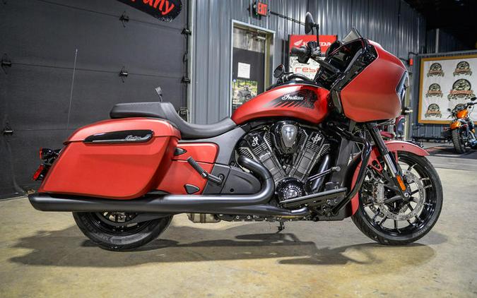 2024 Indian Motorcycle® Challenger® Dark Horse® w/PowerBand Audio Pkg Sunset Red Smoke