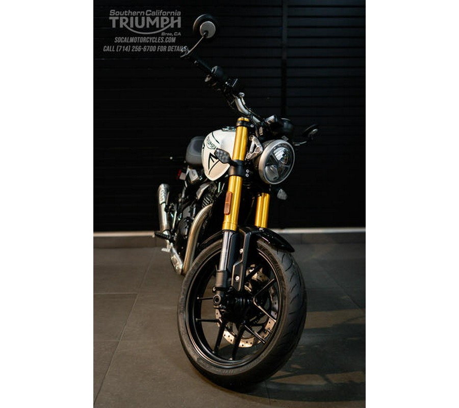 2026 Triumph Speed 400 Pearl Metallic White/Phantom Black