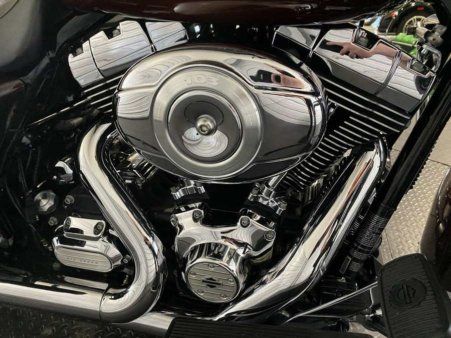 2011 Harley-Davidson® FLHRC - Road King® Classic