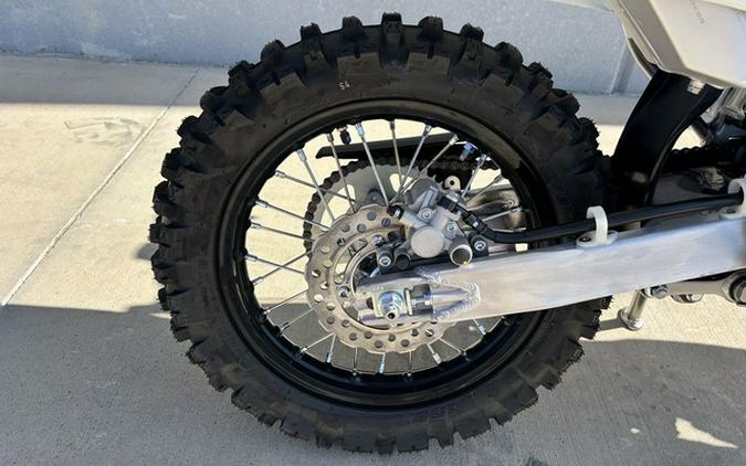 2027 Kawasaki KLX 140R